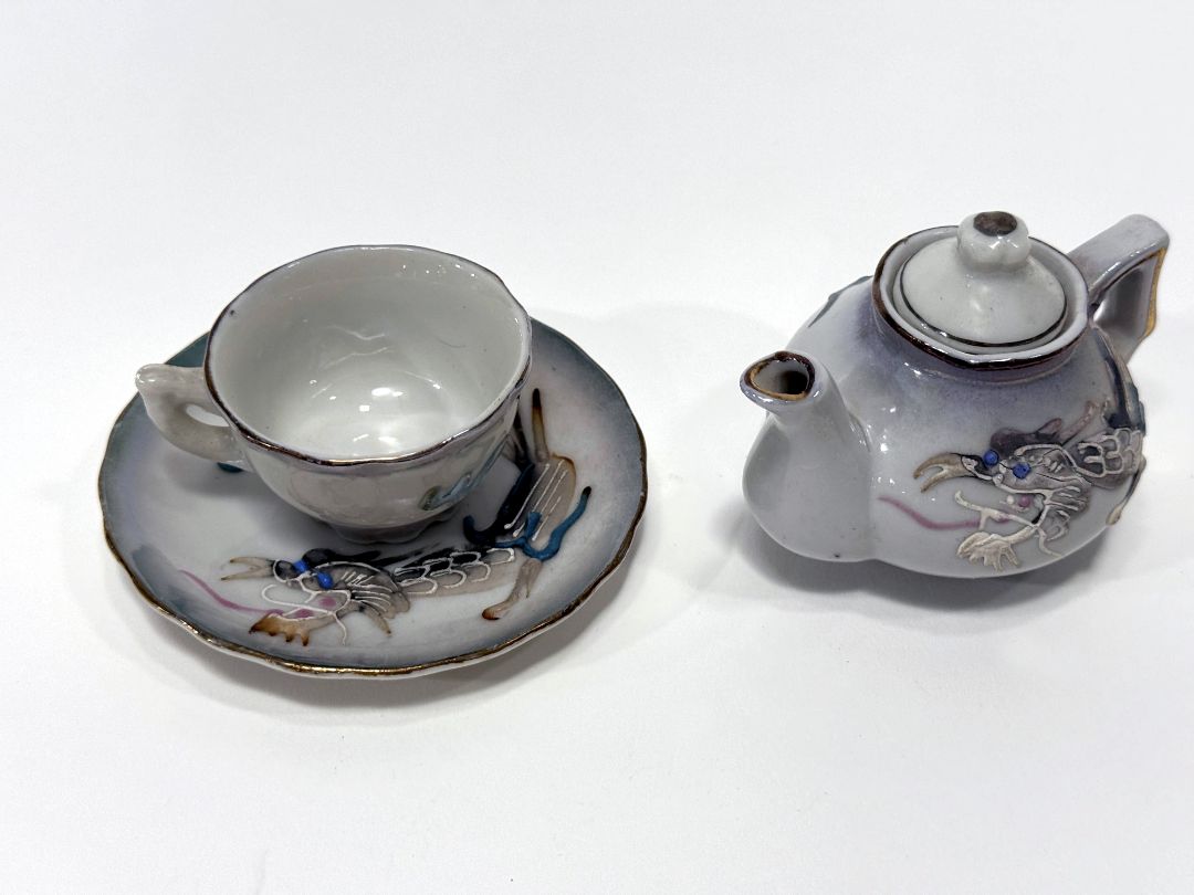 Vintage Miniature Dragonware Tea Set – 1980s