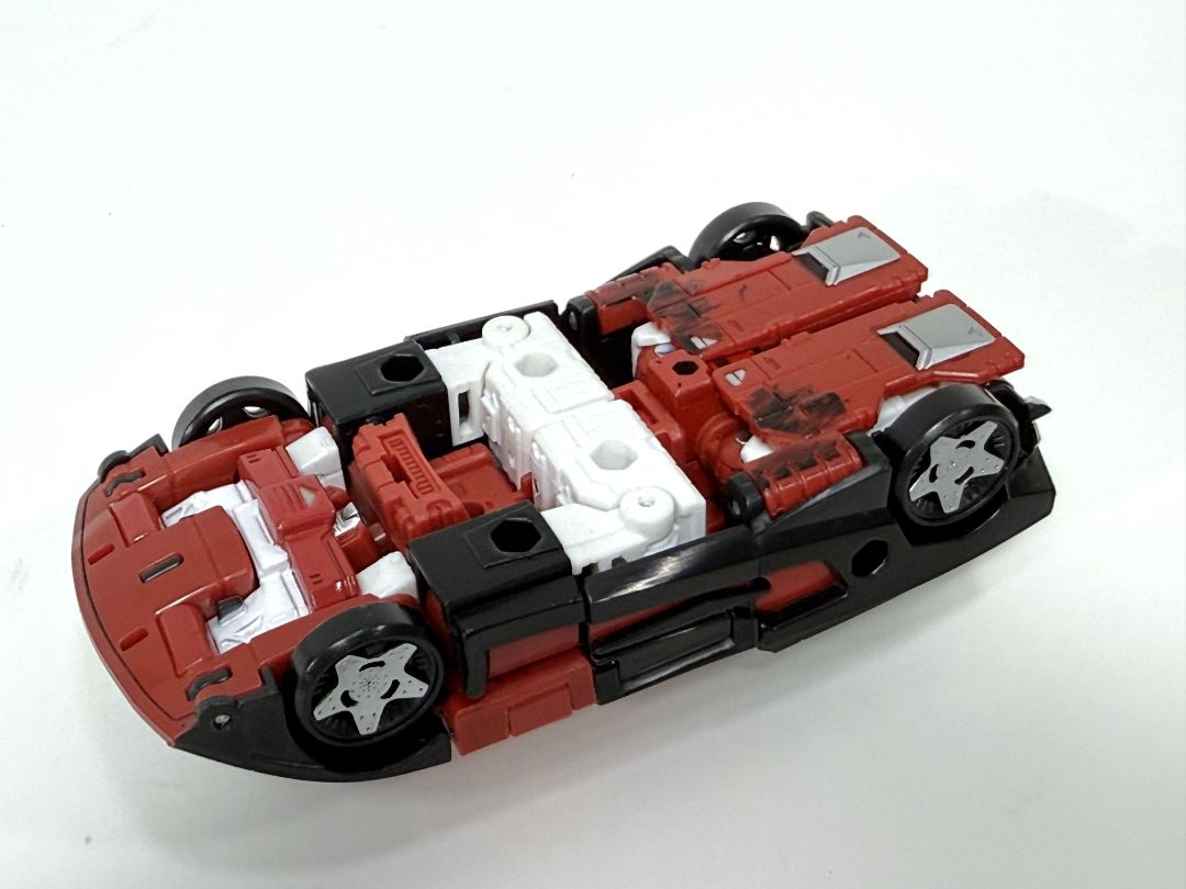 Transformers Generations – Sideswipe (Vehicle Mode, Marked Undercarriage)
