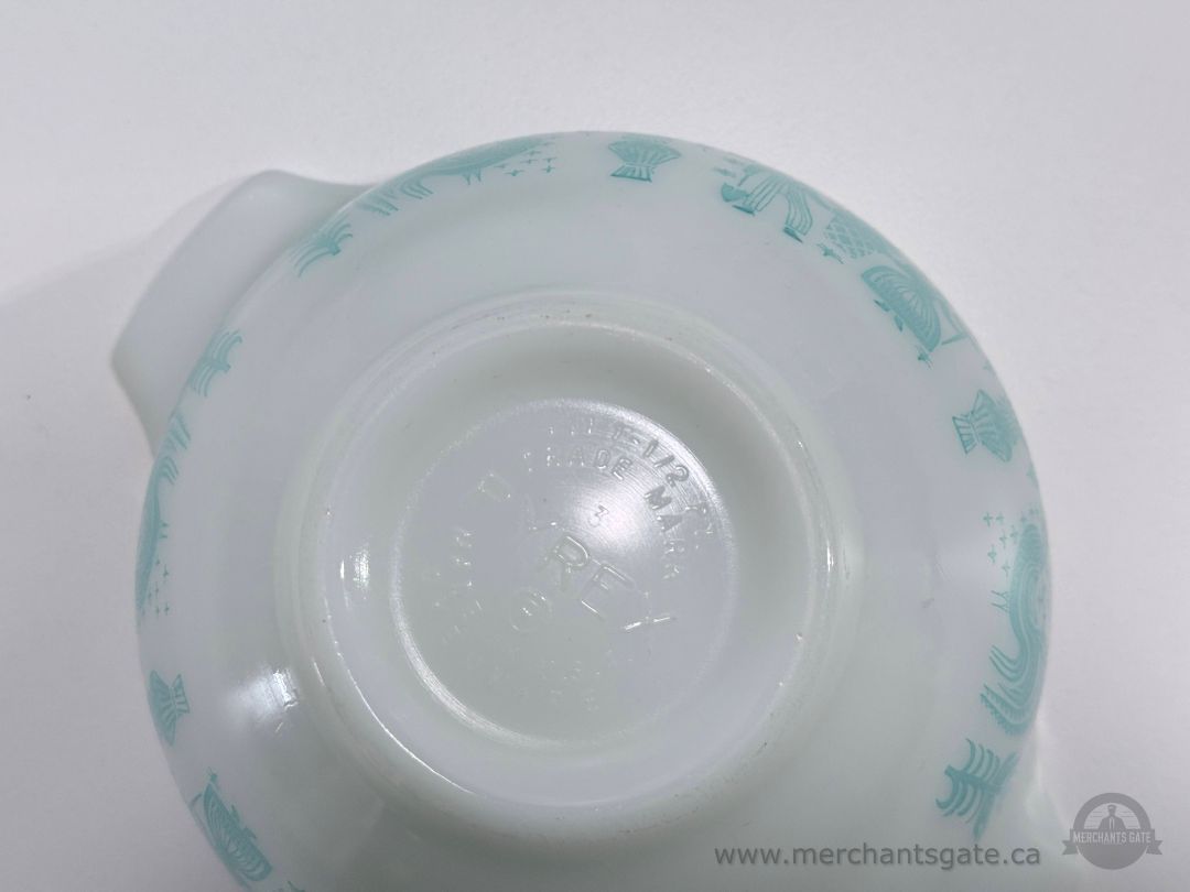 Pyrex Mixing Bowl Set 3 Pieces Amish Butterprint Blue White Nesting Bowls