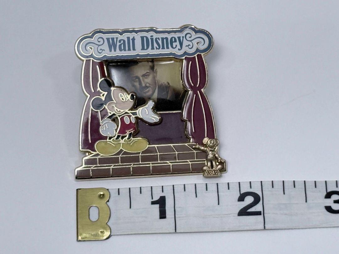 Disney Trading Pin Walt Disney Mickey Mouse 1942 Framed Portrait Collectible