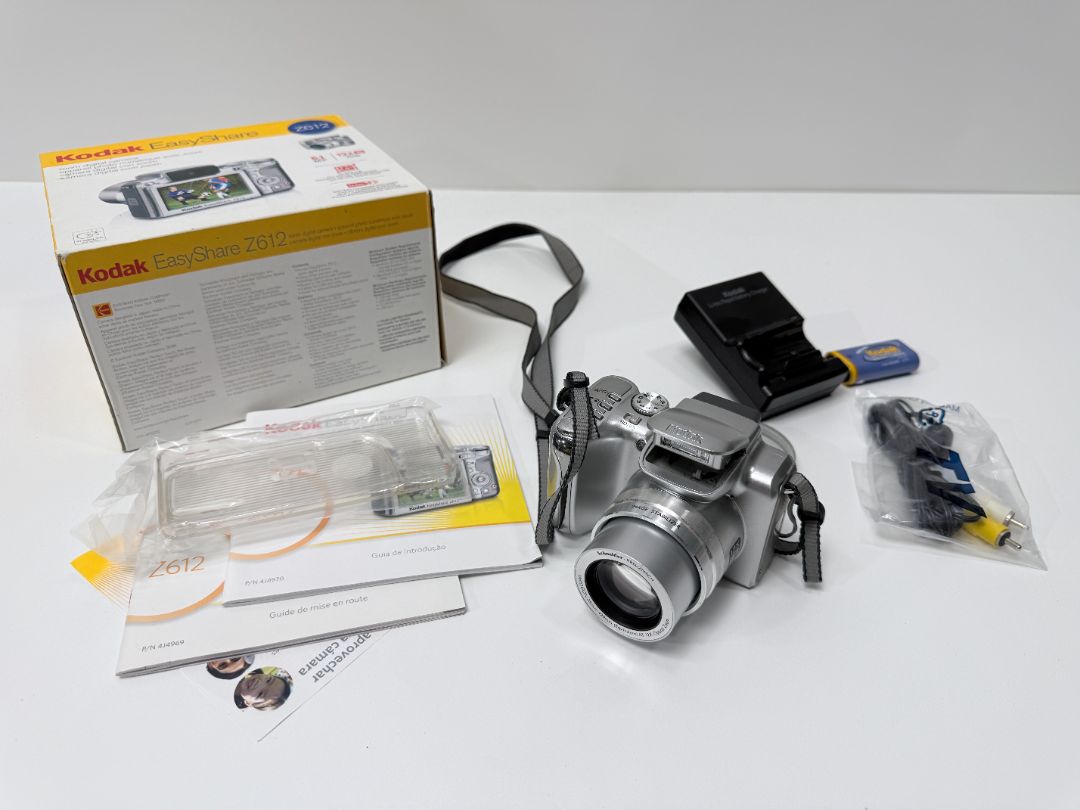 Kodak EasyShare Z612 Digital Camera 6.1MP Silver With 12X Zoom Image Stabilizer Tested