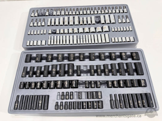 Mastercraft Maximum 400-Piece Socket & Tool Set 4 Trays SAE Metric