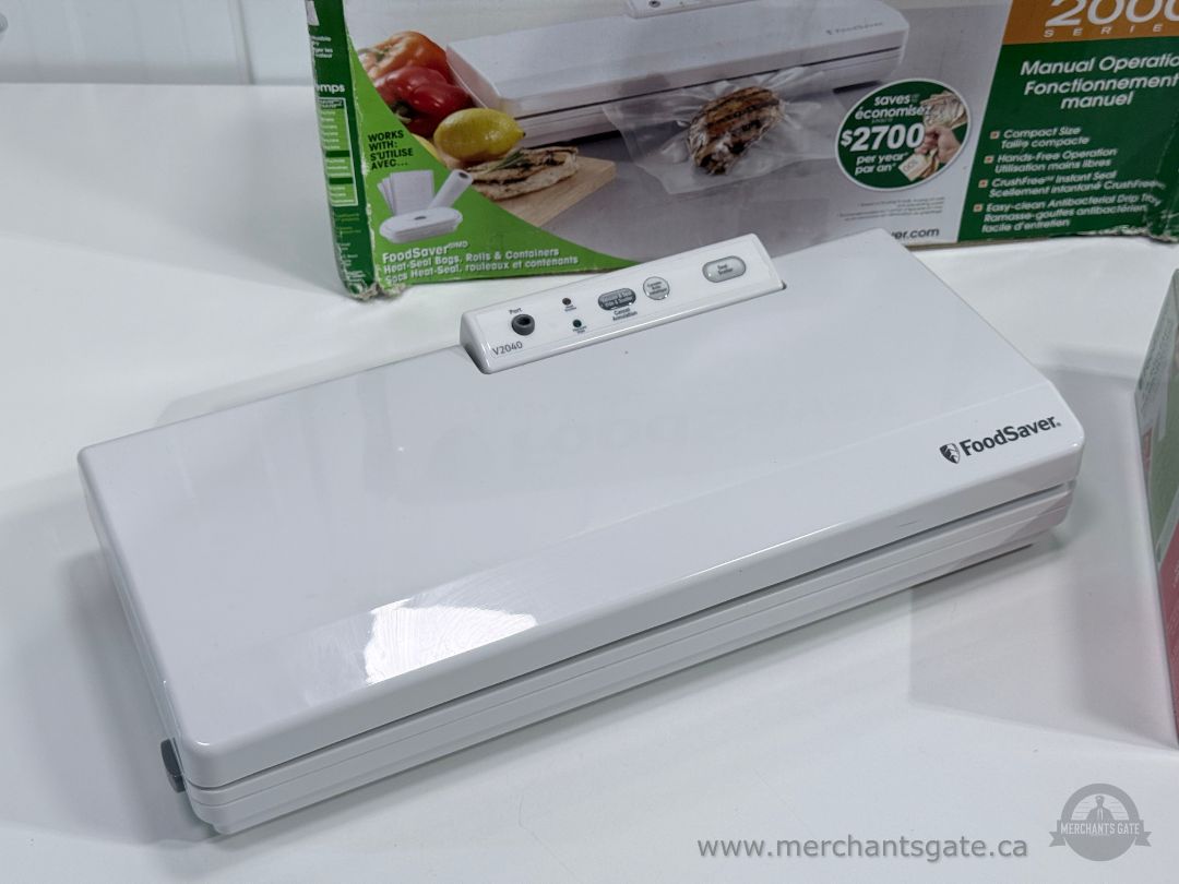 FoodSaver V2040 Vacuum Sealer Food Storage Sealing System with Bag Roll & Box
