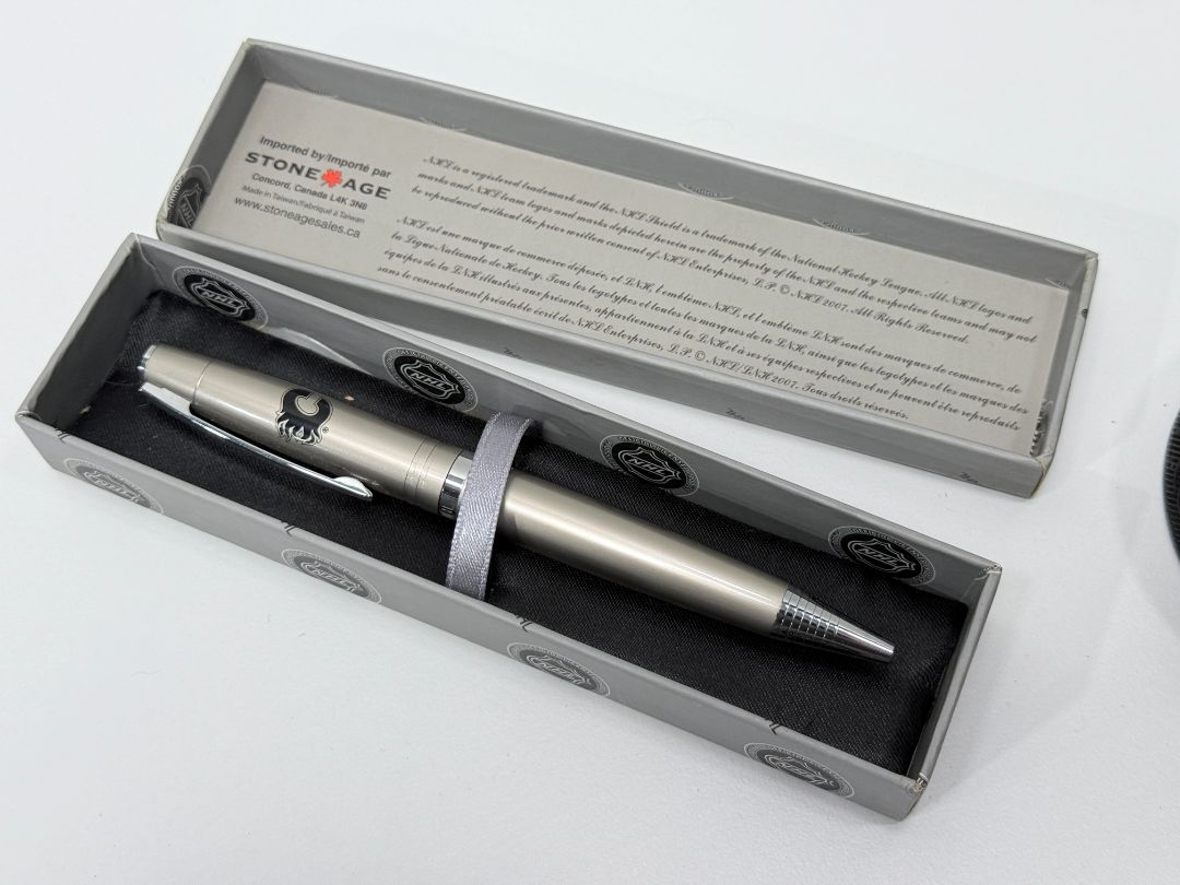 Calgary Flames NHL Collectibles – Pen in Gift Box & Souvenir Puck