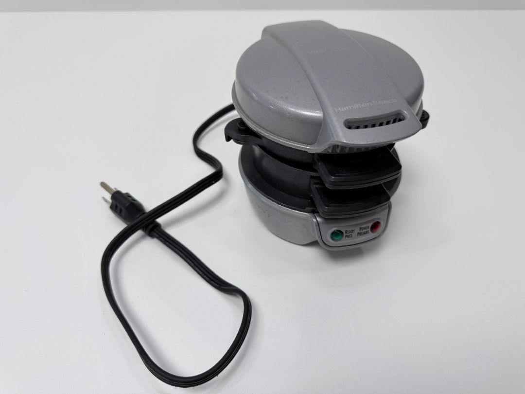 Hamilton Beach Breakfast Sandwich Maker Model ST29 Compact Non Stick Electric