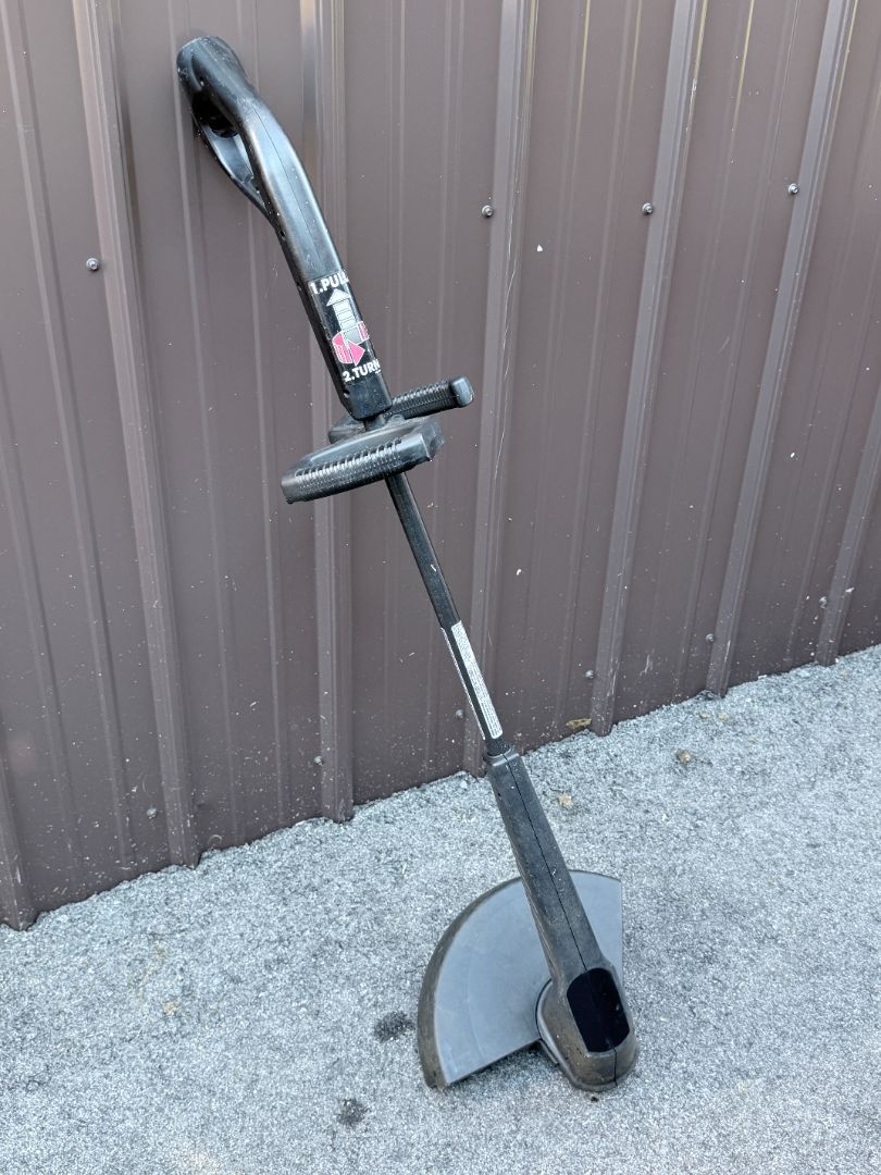 Toro 120V Corded Electric 15" String Trimmer and Lawn Edger