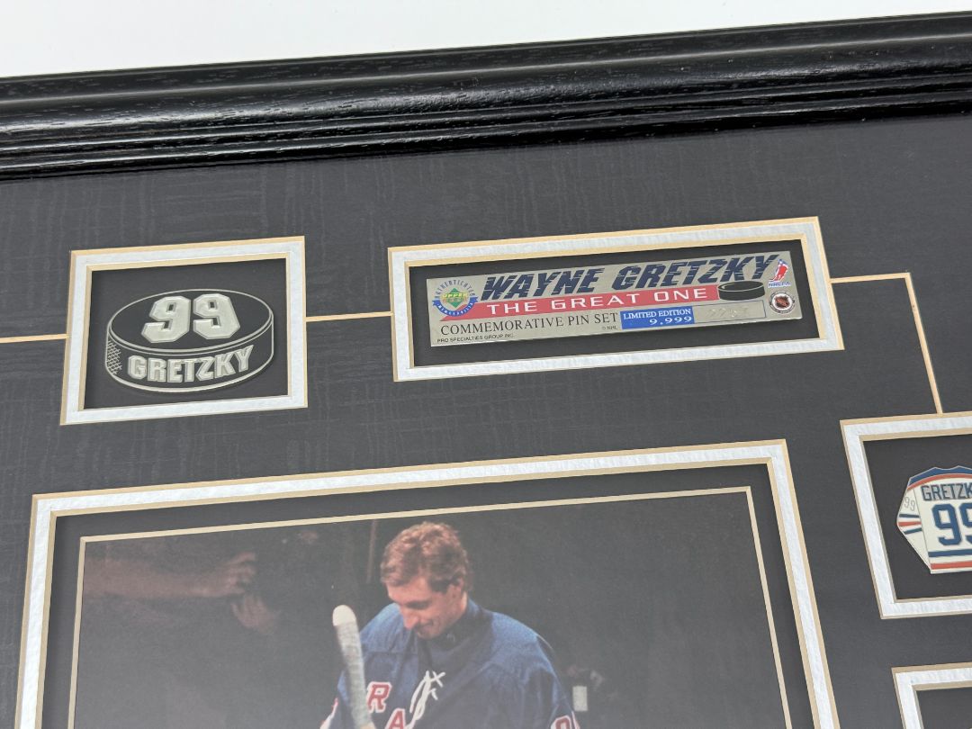 Wayne Gretzky "The Great One" Limited Edition Framed Photo & Pin Set – 23"x18.5" / Barrhaven