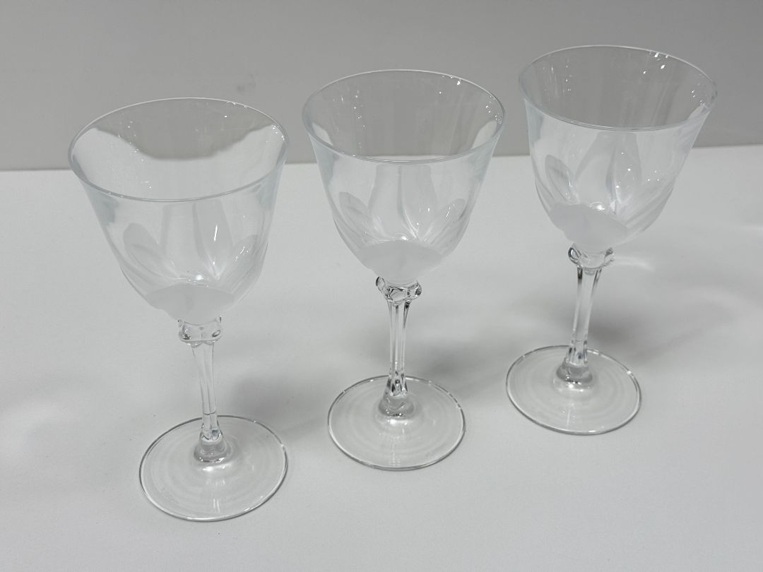 JD Durant Florence Crystal Wine Glasses Set of 3 Etched Design 8 Inch Tall