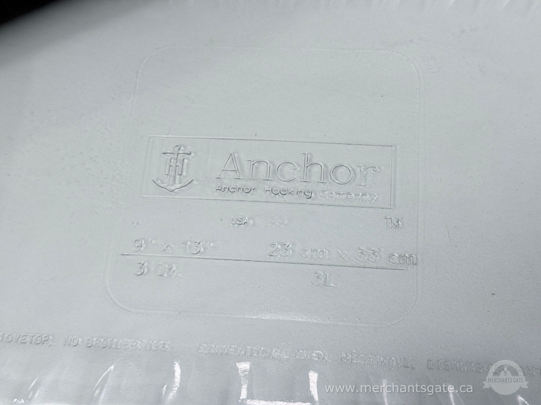 Anchor Hocking Glass Baking Dish 9x13 Inch with Red Lid 3 Qt Rectangle