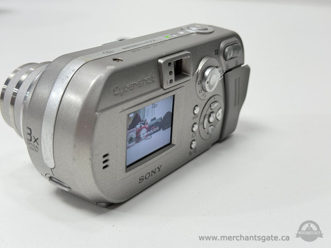 Sony Cyber-shot DSC-P92 Digital Camera 5.0MP with 3x Optical Zoom