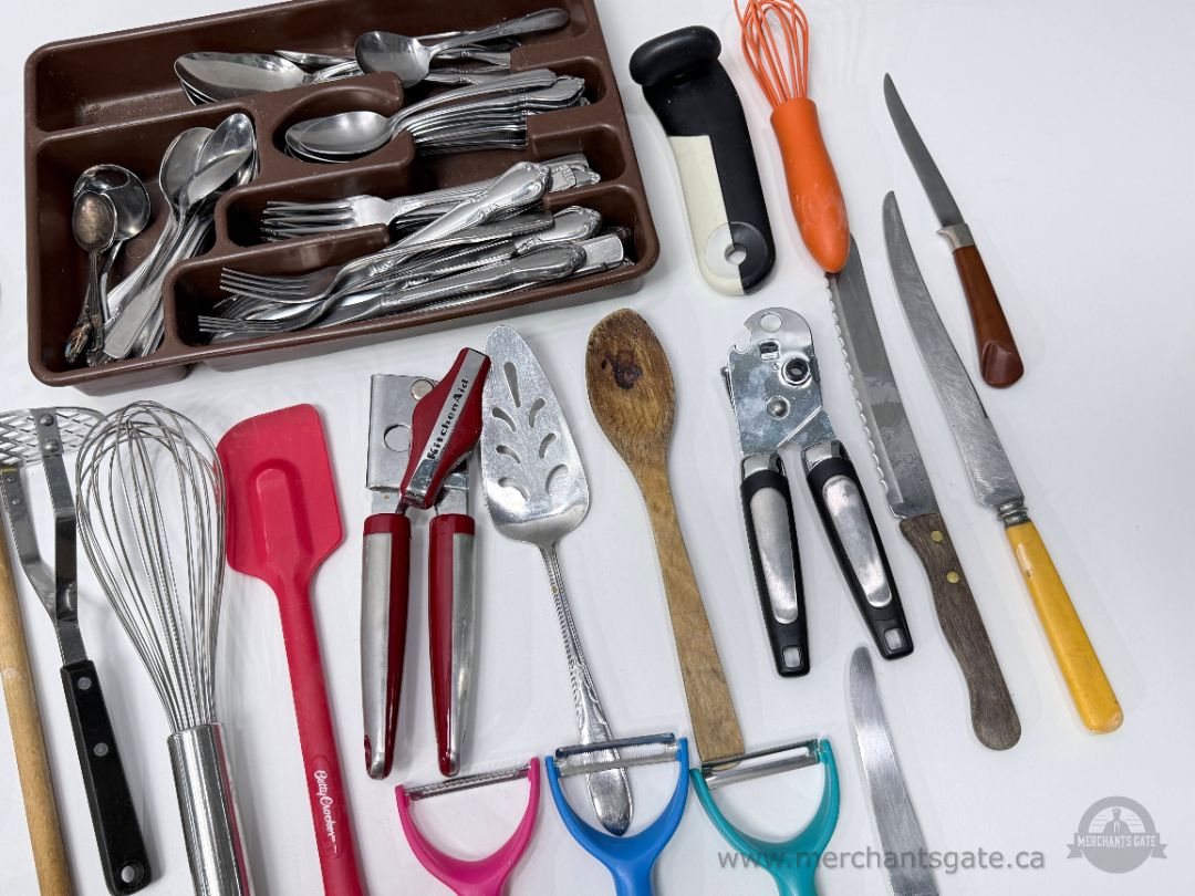 Large Mixed Kitchen Utensil And Cutlery Lot Knives Flatware Gadgets Assorted Brands