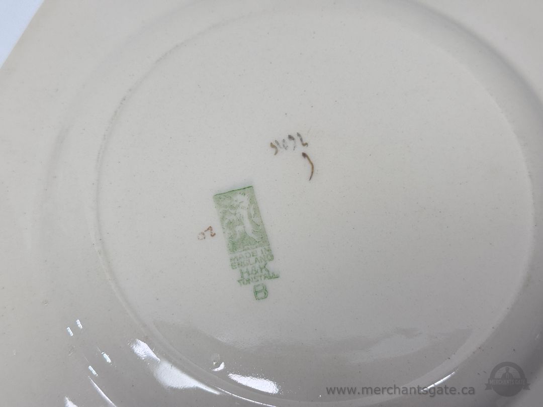 H & K Tunstall 9″ Square Dinner Plate – Made in England – Gilt Floral