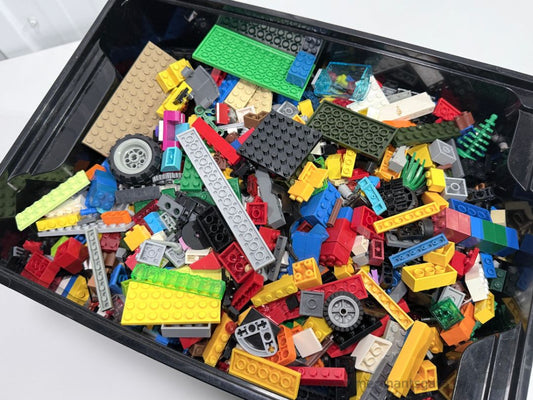 Bulk LEGO Lot 8.4 lbs Mixed Bricks Plates Panels Wheels Parts Pieces TOTE D