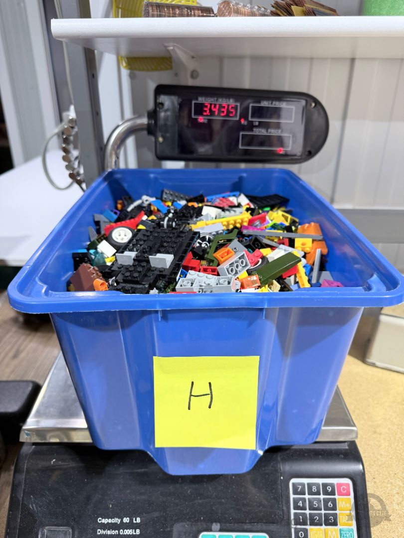 Bulk LEGO Lot 7.6 lbs Mixed Bricks Plates Vehicle Parts Panels Pieces TOTE H