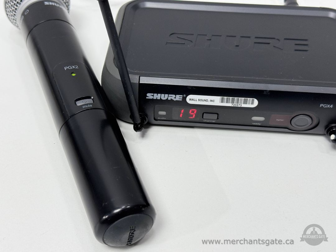 Shure PGX4 Wireless Receiver + PGX2 Handheld Mic System – Tested Power On – No Adapter – AS-IS