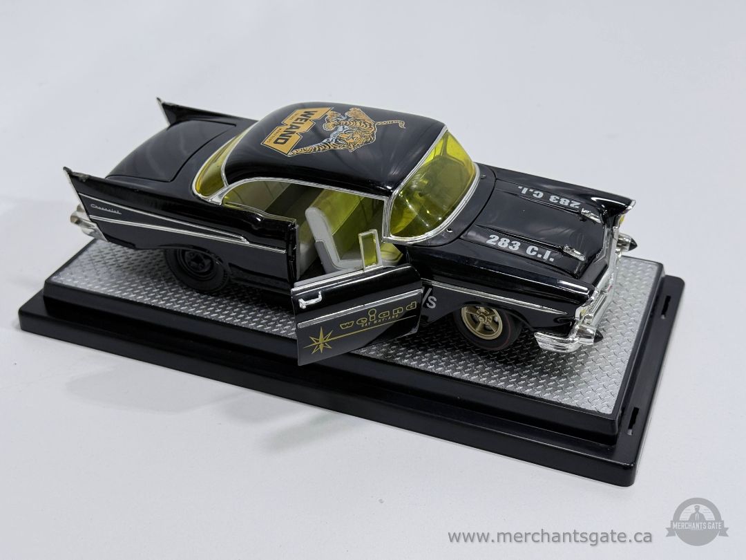 M2 Machines 1957 Chevrolet 210 Hardtop 1:24 Scale Diecast Model Car with Display Base