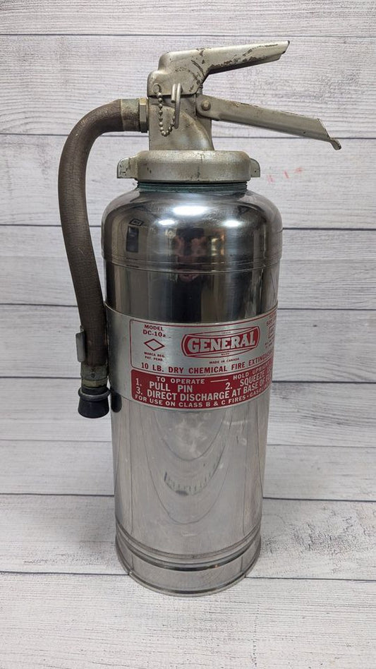 Vintage 18" General DC-10a Dry Chemical Fire Extinguisher