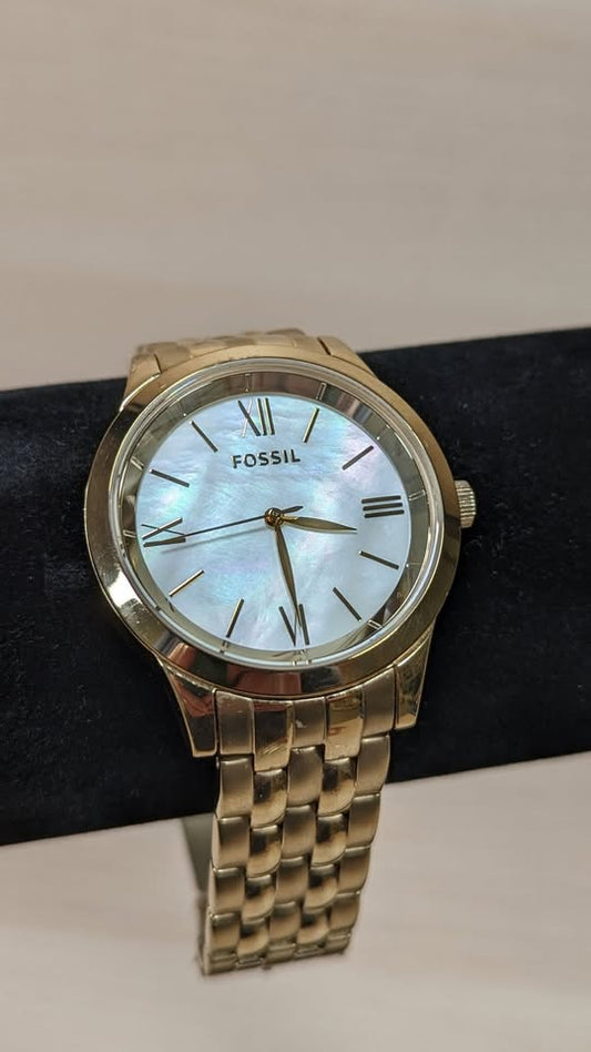 Fossil Ainsley Ro Analog Gold / Mother of Pearl Dial Women's Watch (Small Wrists) / New Battery