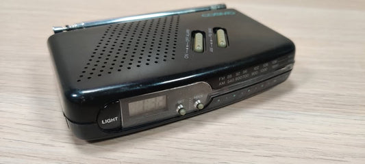 *Vintage* Battery Powered Cosmo AM/FM Clock Radio Model CR-2509 / Includes Batteries and Works!