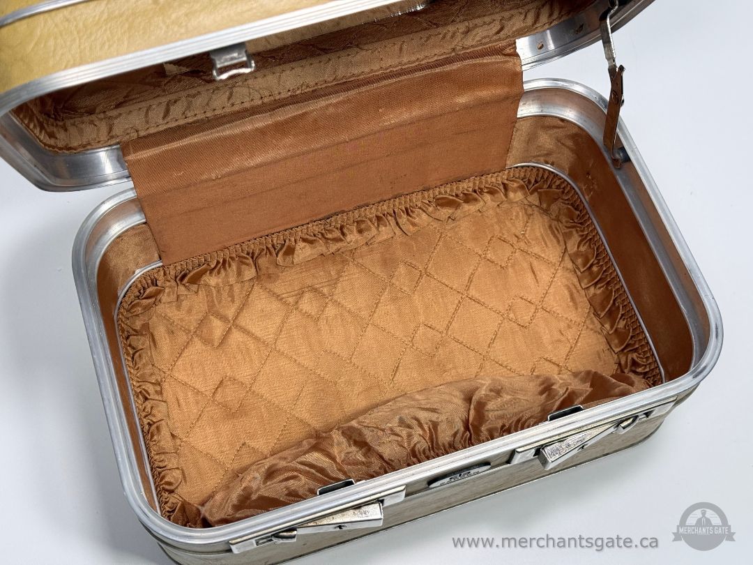 Vintage Carson Train Case Hard Shell Makeup Cosmetic Travel Case