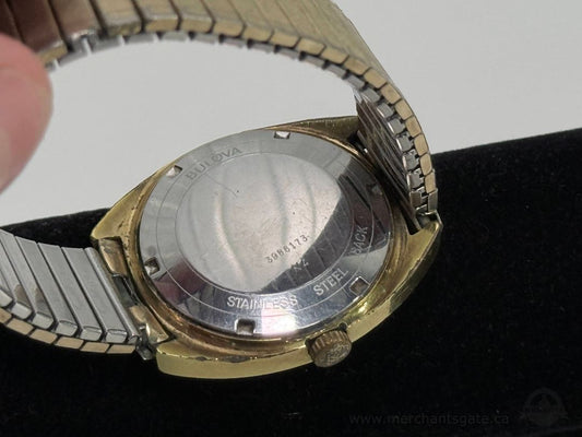 Vintage Bulova Set-O-Matic Dual-Day Automatic Watch Day Date Gold Tone 1970s Run
