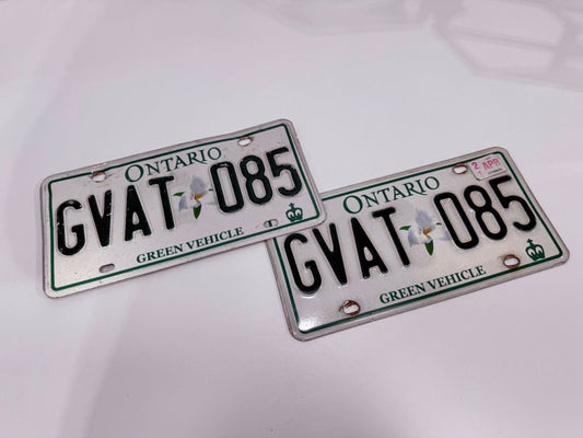 Ontario Green Vehicle License Plates Pair GVAT 085 Matching Set