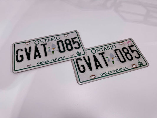 Ontario Green Vehicle License Plates Pair GVAT 085 Matching Set