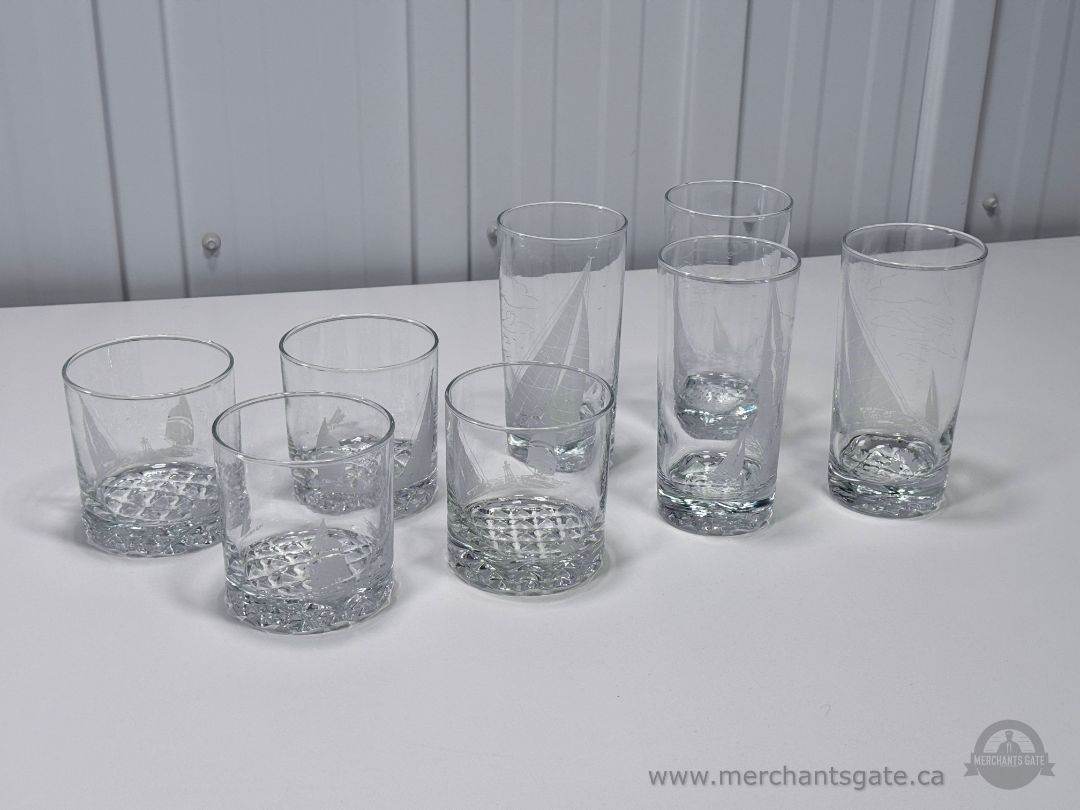 Vintage Canadian True North Nautical Etched Bar Glass Set – Sailboats & Maple Leaf (8)