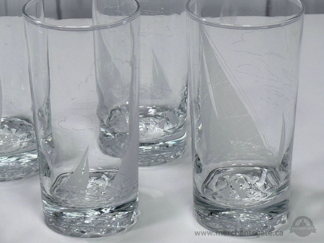 Vintage Canadian True North Nautical Etched Bar Glass Set – Sailboats & Maple Leaf (8)