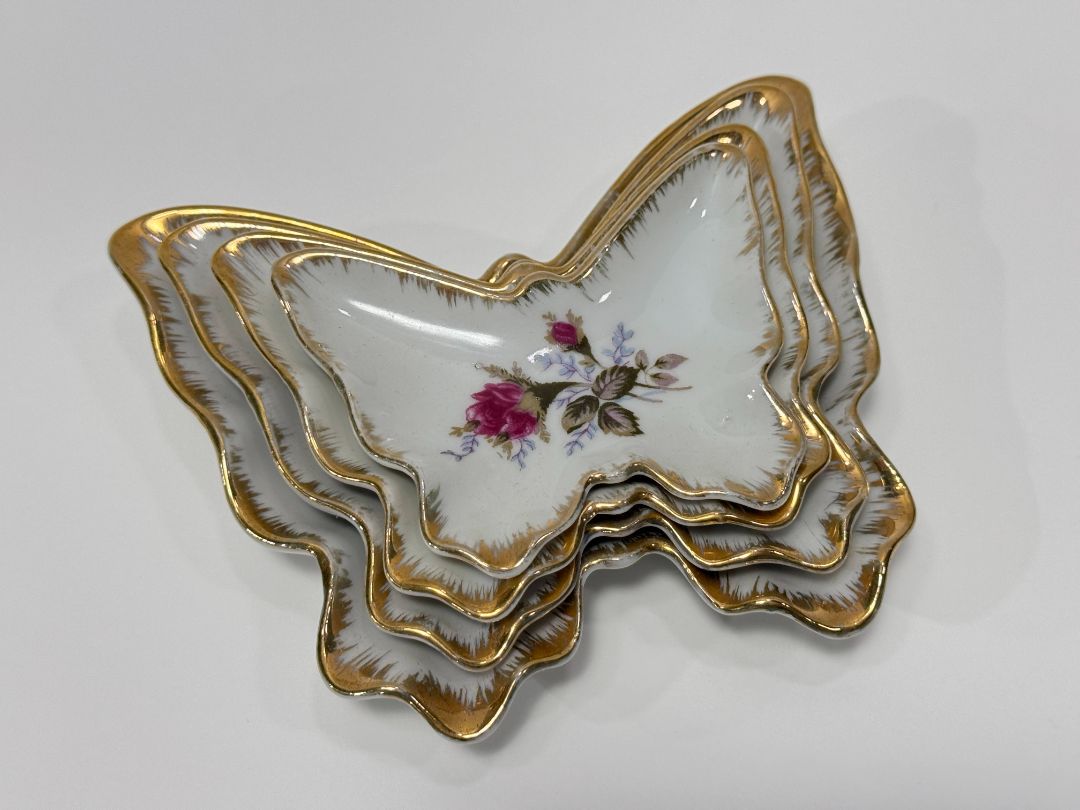 Vintage Porcelain Butterfly Dishes – Set of 4
