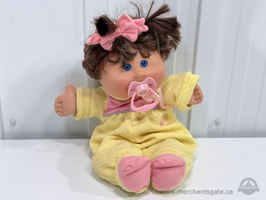 Cabbage Patch Kids Doll 2004 OAA Inc Brown Hair Blue Eyes with Pacifier Outfit