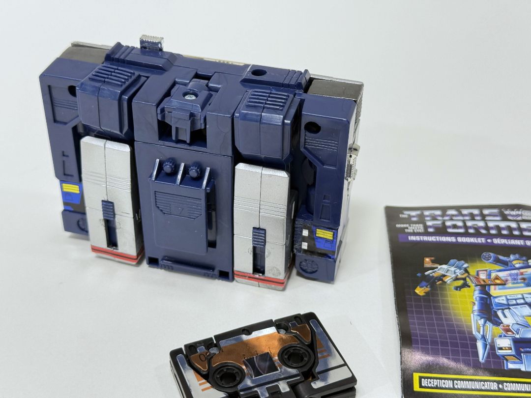 Hasbro Transformers Reissue G1 Exclusive Soundwave (With Ravage, Manual & Accessories)