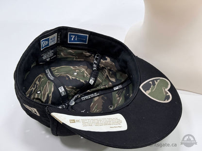 New Era Womens 59FIFTY Fitted Cap Black Camo Logo Size 7 1/4 Baseball Hat