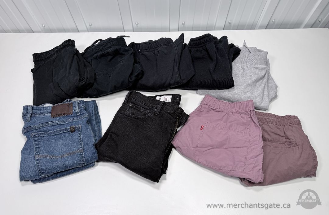 Men’s Clothing Lot of 9 Sweatpants Jeans Shorts Small Medium GAP Buffalo Levi’s