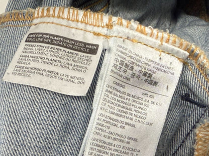 Distressed Levi's Denim Jacket Size Medium