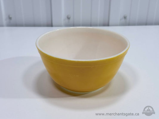 Pyrex Yellow Mixing Bowl Vintage 1.5 Qt #401 Ovenware Retro Kitchen Dish
