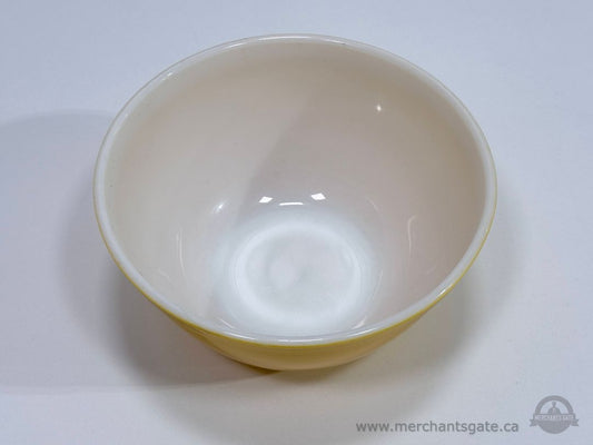 Pyrex Yellow Mixing Bowl Vintage 1.5 Qt #401 Ovenware Retro Kitchen Dish