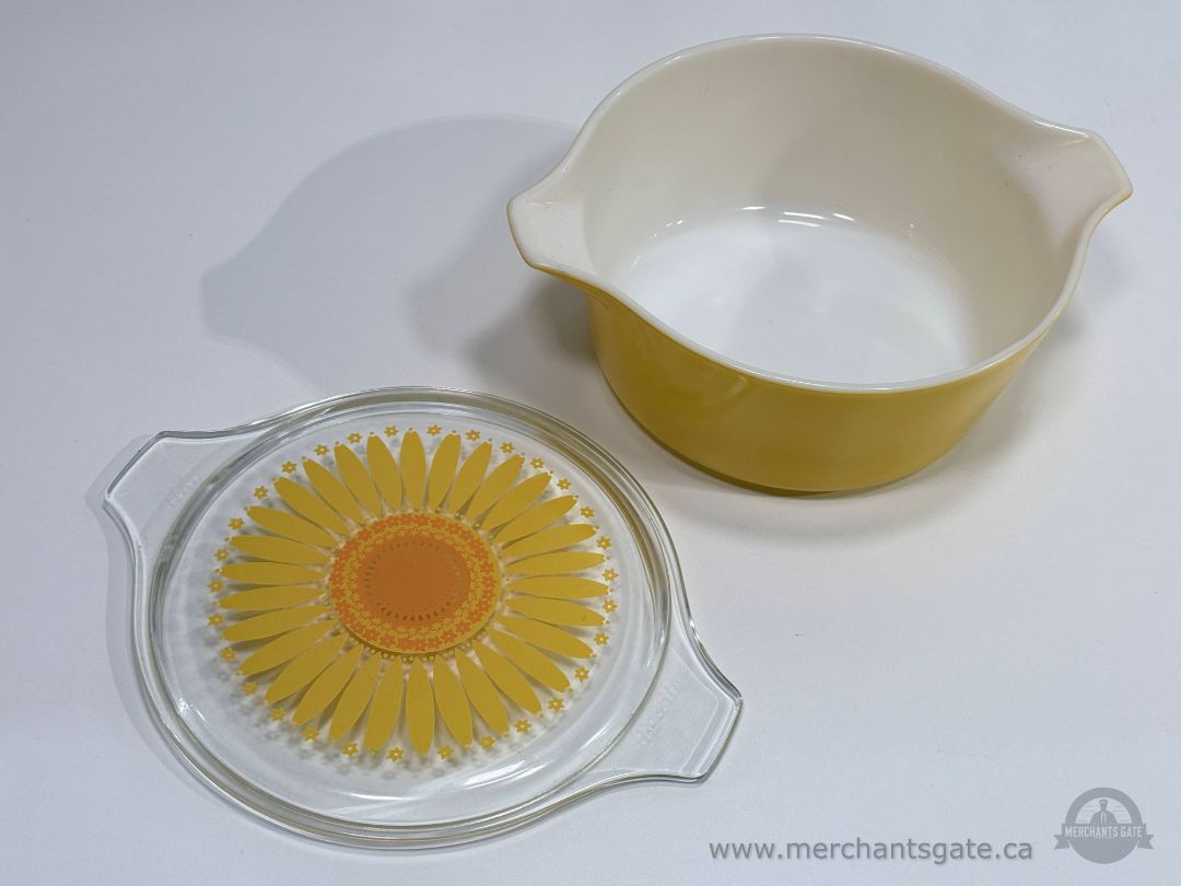 Vintage Pyrex 475-B Yellow Daisy Casserole Dish w Lid 2.5 Qt USA