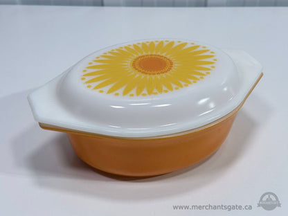 Vintage Pyrex 043 1.5 Qt Yellow Daisy Casserole Dish w Lid USA