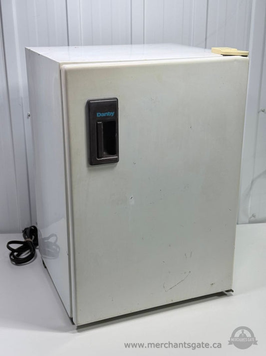 Danby D99 Mini Fridge Compact Refrigerator 2.6 Cu Ft Mechanical No Electronics