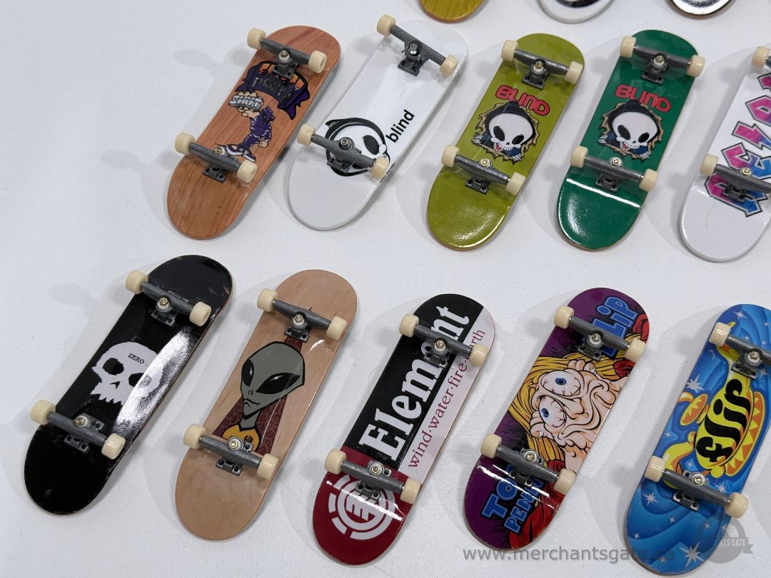 Fingerboard Skateboard Lot of 19 Tech Deck Style Mini Boards Assorted Brands