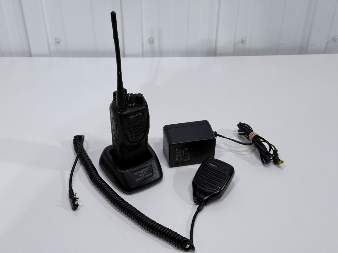 Kenwood TK-3302 UHF Two Way Radio with Charger Mic Walkie Talkie