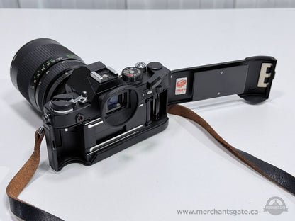 Konica Autoreflex T4 35mm SLR Film Camera with Vivitar 70 210mm Lens Strap
