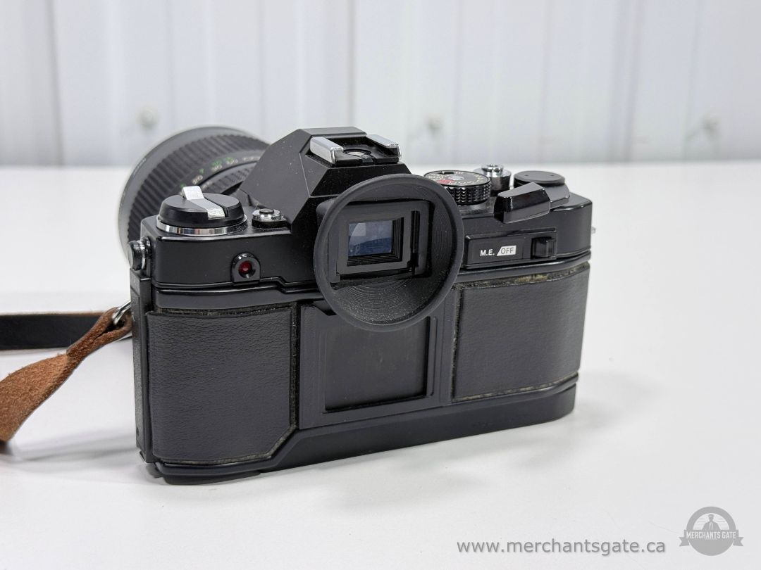 Konica Autoreflex T4 35mm SLR Film Camera with Vivitar 70 210mm Lens Strap