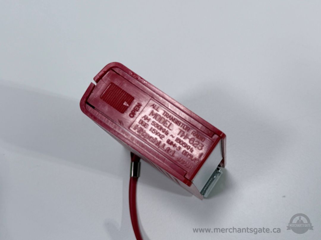 Vintage Hitachi TH 663 AM Transistor Radio Red Portable w Carry Strap