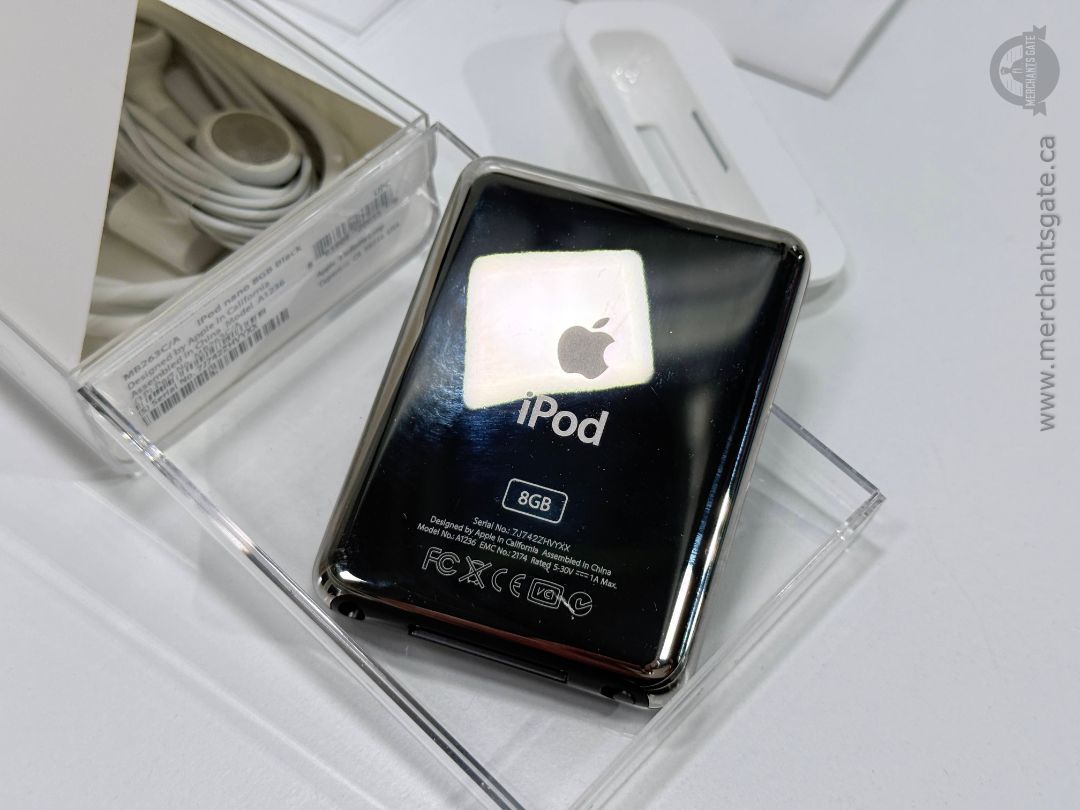 Apple iPod Nano 3rd Gen 8GB Black A1236 New Open Box - Needs Battery