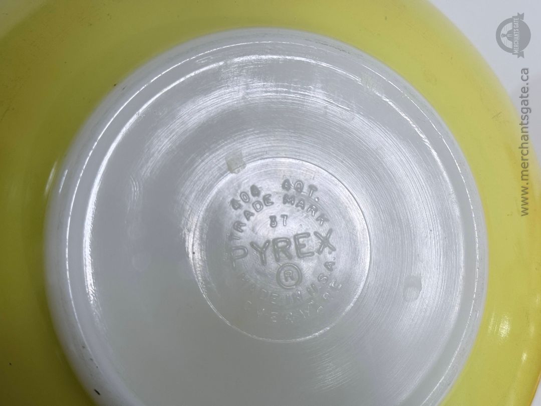 Pyrex Mixing Bowl Set 3 Pieces Mixed Patterns Red Yellow Orange Bowls