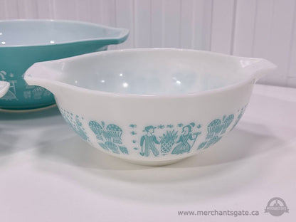 Pyrex Mixing Bowl Set 3 Pieces Amish Butterprint Blue White Nesting Bowls