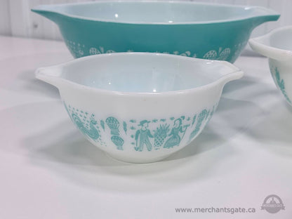 Pyrex Mixing Bowl Set 3 Pieces Amish Butterprint Blue White Nesting Bowls