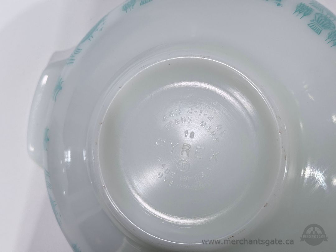 Pyrex Mixing Bowl Set 3 Pieces Amish Butterprint Blue White Nesting Bowls
